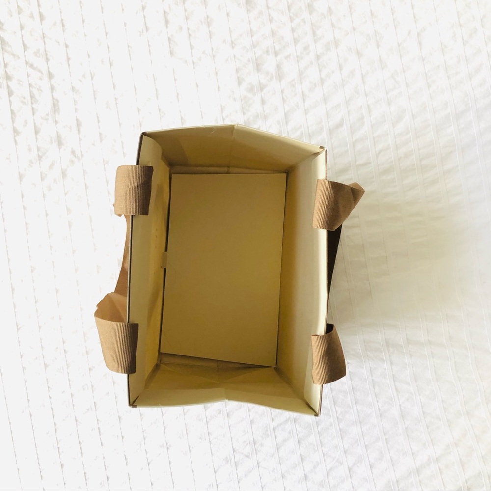 David Yurman Cream and Black Shopping Gift Bag - Picture 3 of 9